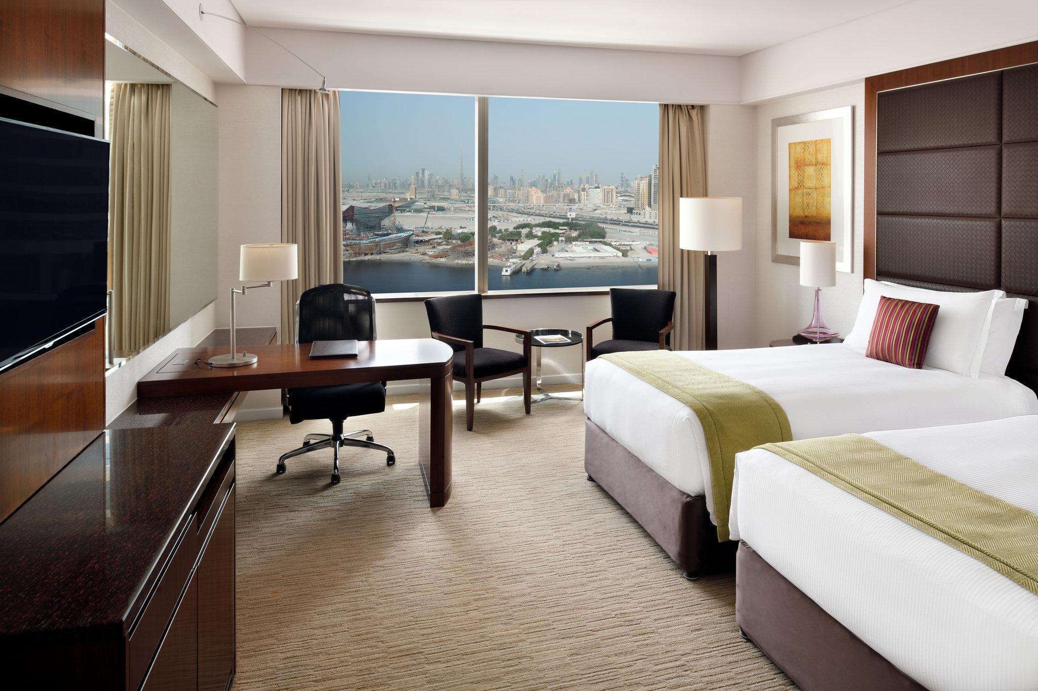 Crowne Plaza Dubai Festival City Eksteriør bilde A guest room at the Hilton San Diego Bayfront