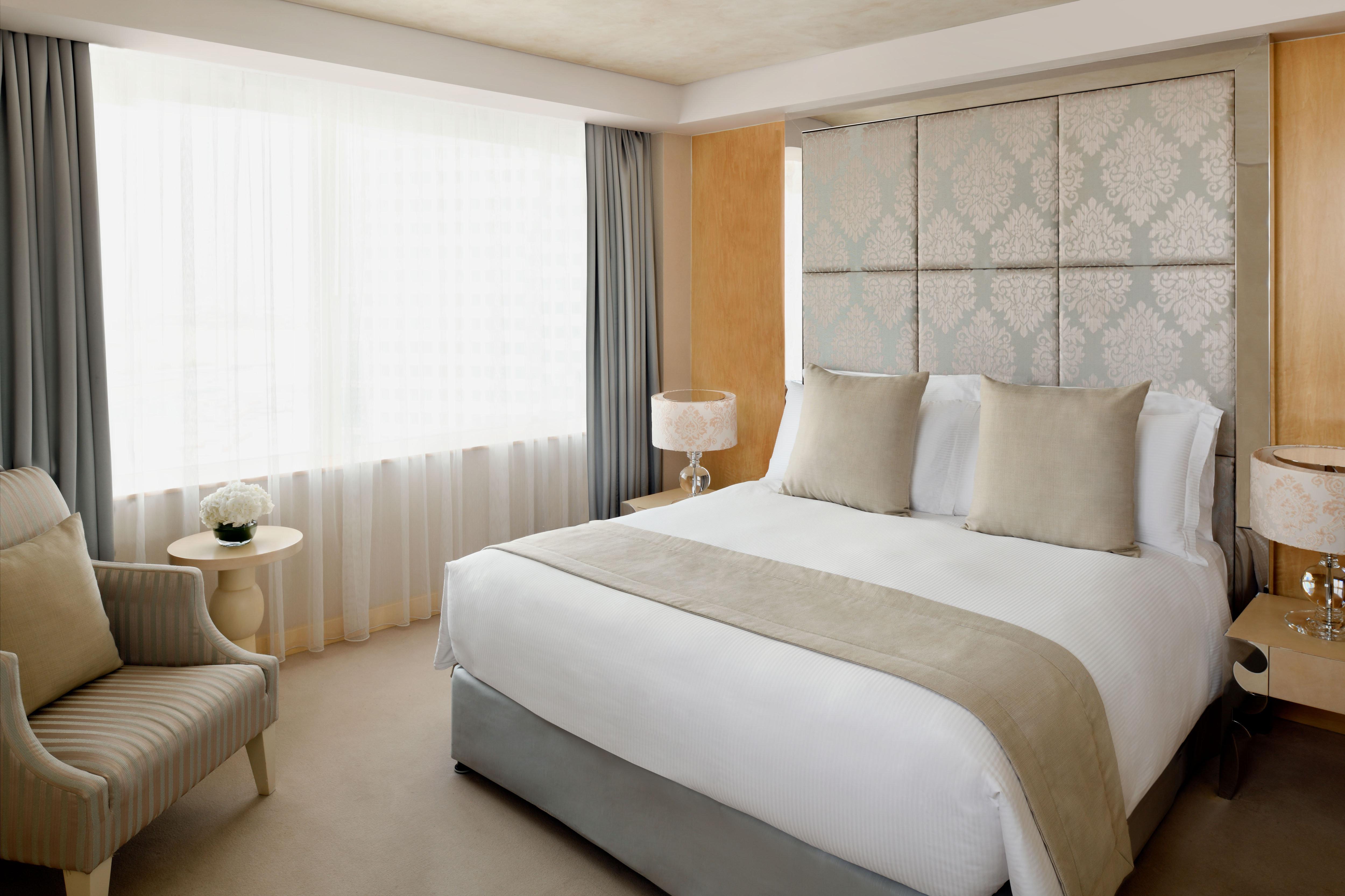 Crowne Plaza Dubai Festival City Eksteriør bilde A bedroom at the hotel