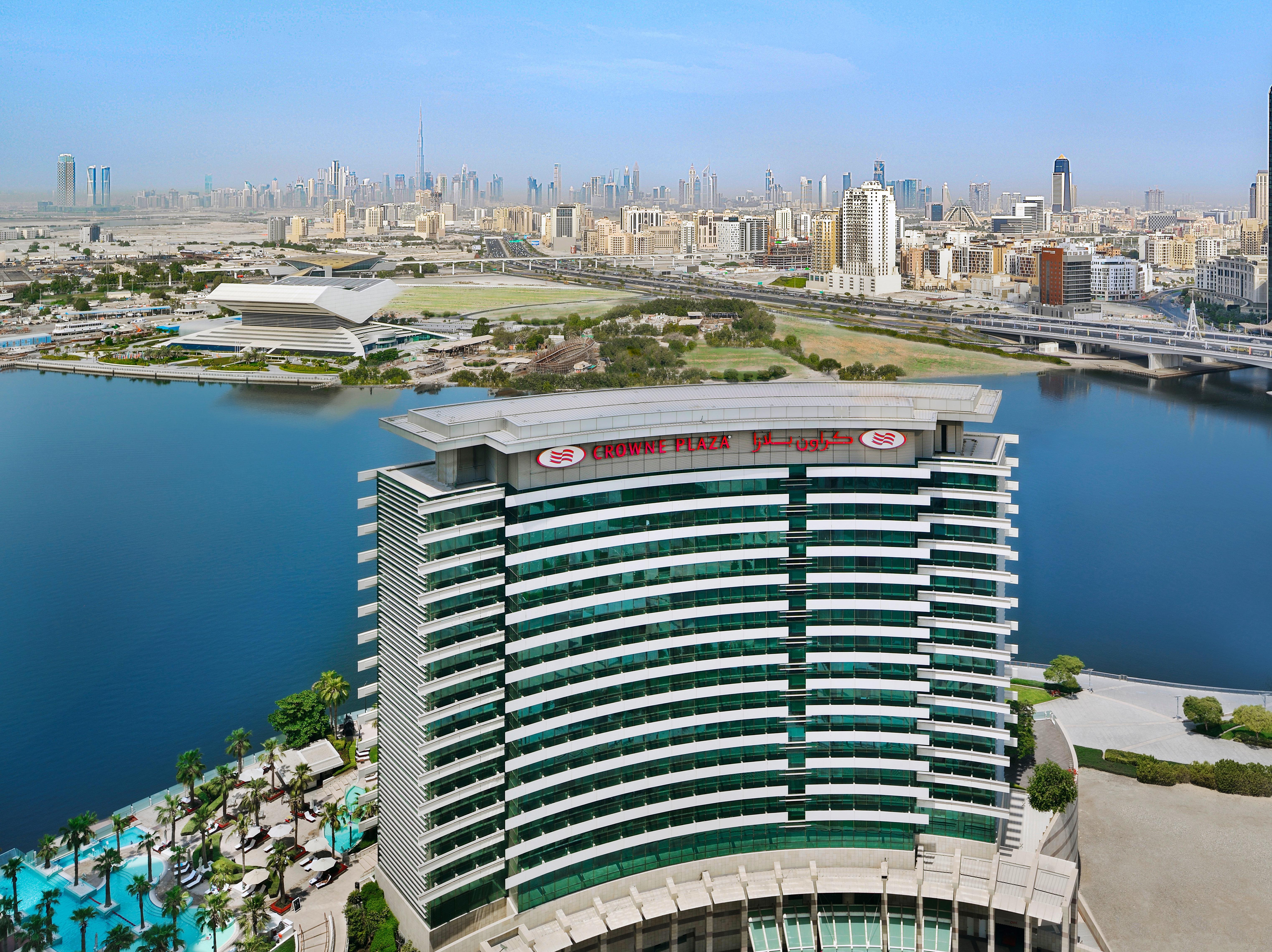 Crowne Plaza Dubai Festival City Eksteriør bilde The Crowne Plaza Hotel, Dubai
