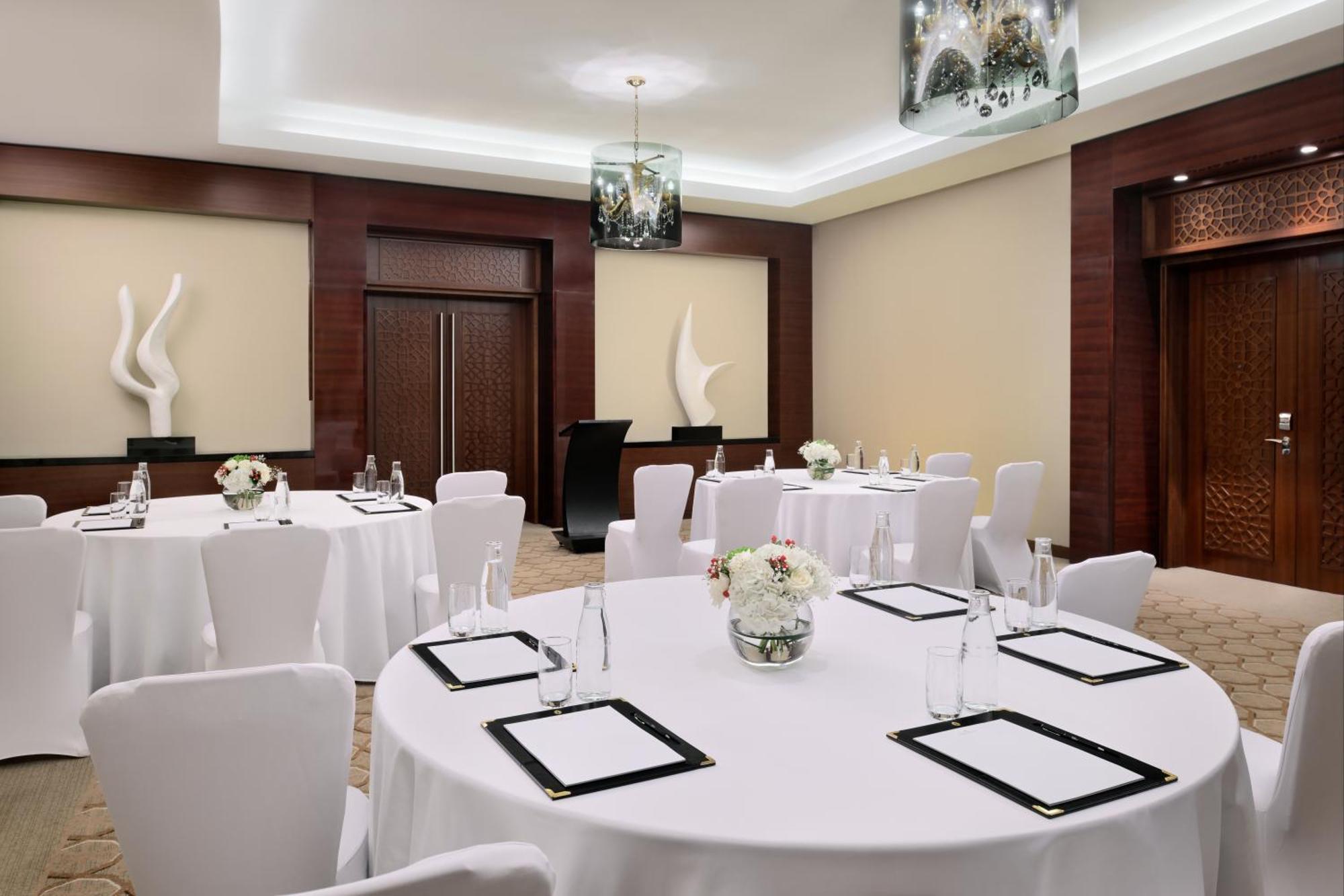 Crowne Plaza Dubai Festival City Eksteriør bilde Meeting room